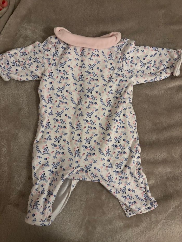 Pyjamas 1 mois - photo numéro 2