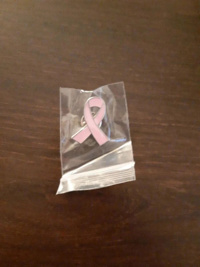 Pins' octobre rose