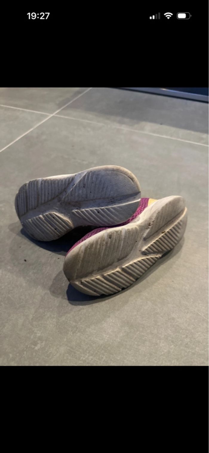 Basket Adidas taille 26 - photo numéro 3