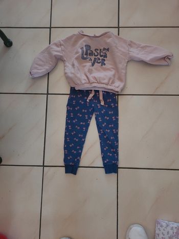 Jogging rose et bleu sweat et pantalon