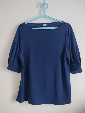 Haut bleu marine