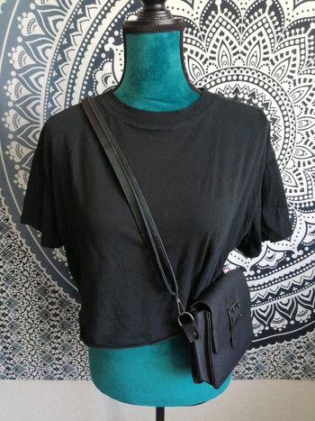 Tee-shirt noir crop top / jennyfer / (XS)