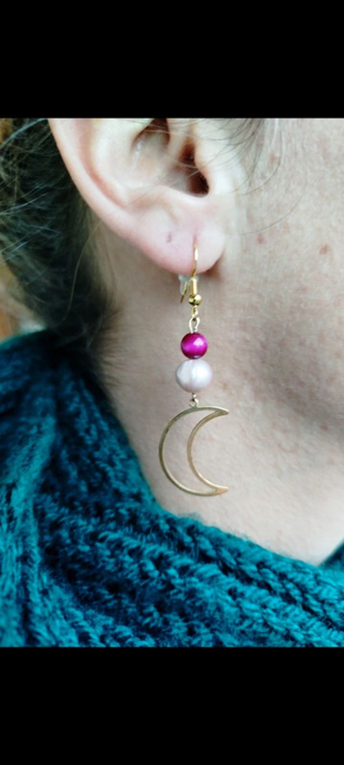 Boucles d'oreilles en plaqué Or-nacre/Agate Fushia - photo numéro 2