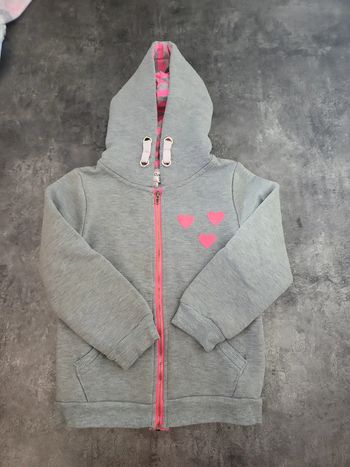Gilet zippé fille 5 ans très bon état