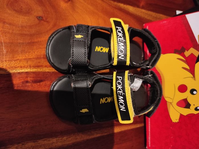 Sandales pokémon - photo numéro 2