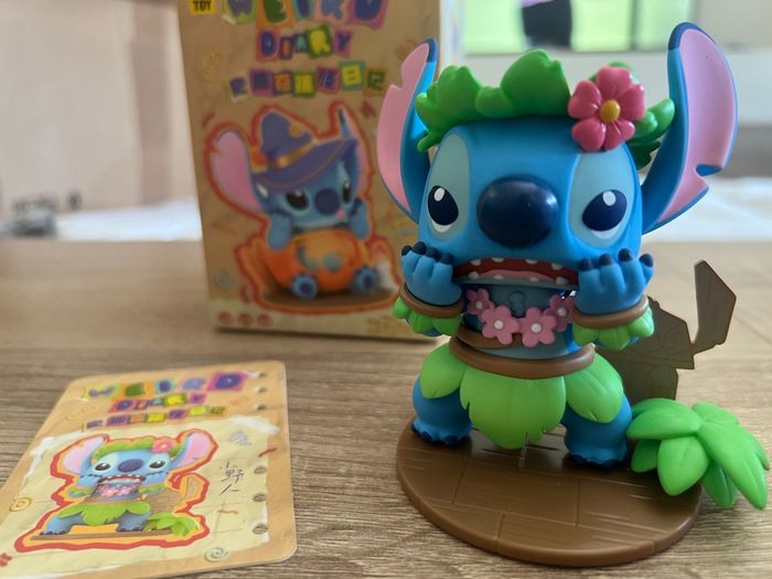 Figurine Top Toy Miniso Disney Stitch & Scrump Weird Diary - photo numéro 5
