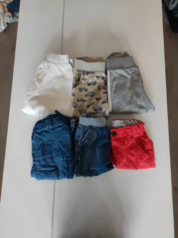 Lot 6 pantalons 18 mois