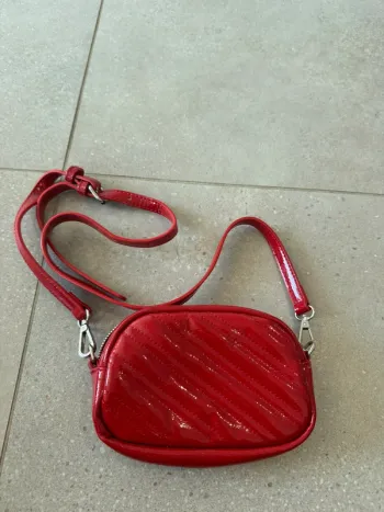 Petit sac à bandoulière rouge Pimkie, très bon état, 17*11cm