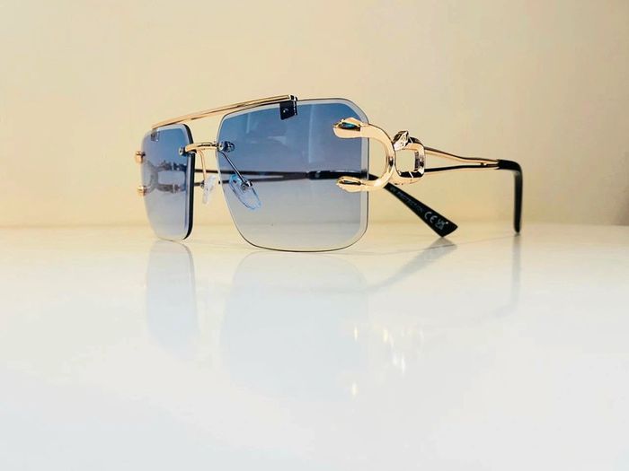 Lunette de soleil moxte dorée verres bleus dégradés UV protection catégorie 2 - photo numéro 2