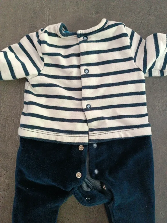 Lot pyjamas 1 mois - photo numéro 6