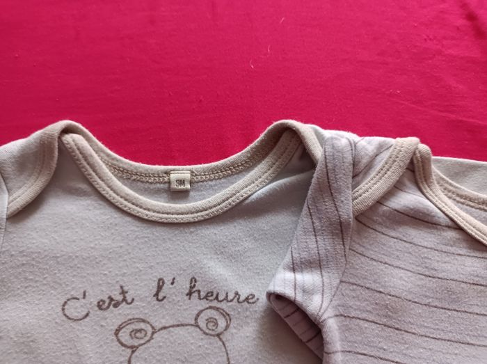 Bodies taille 9 mois - photo numéro 2