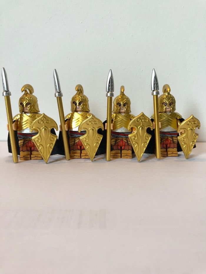 Figurine type lego 4elfes lanciers. le seigneur des anneaux
