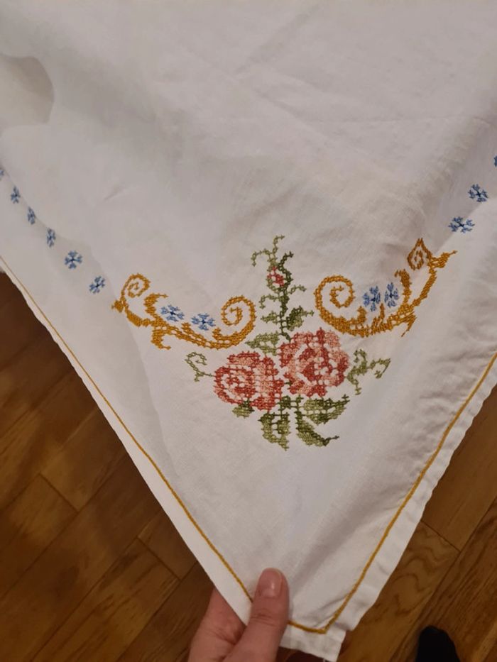 Nappe brodée linge ancien - photo numéro 4
