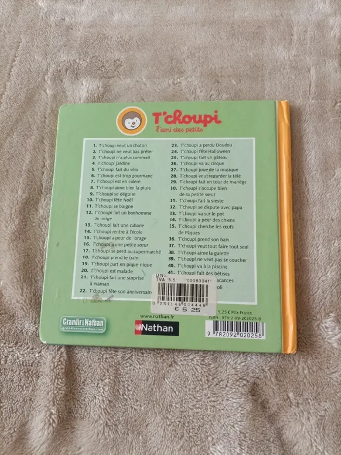 Livre T'choupi est trop gourmand - photo numéro 2