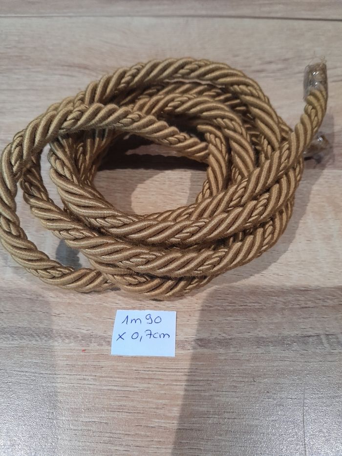 Cordre tressée doré 1m90 0.7cm de large - photo numéro 2