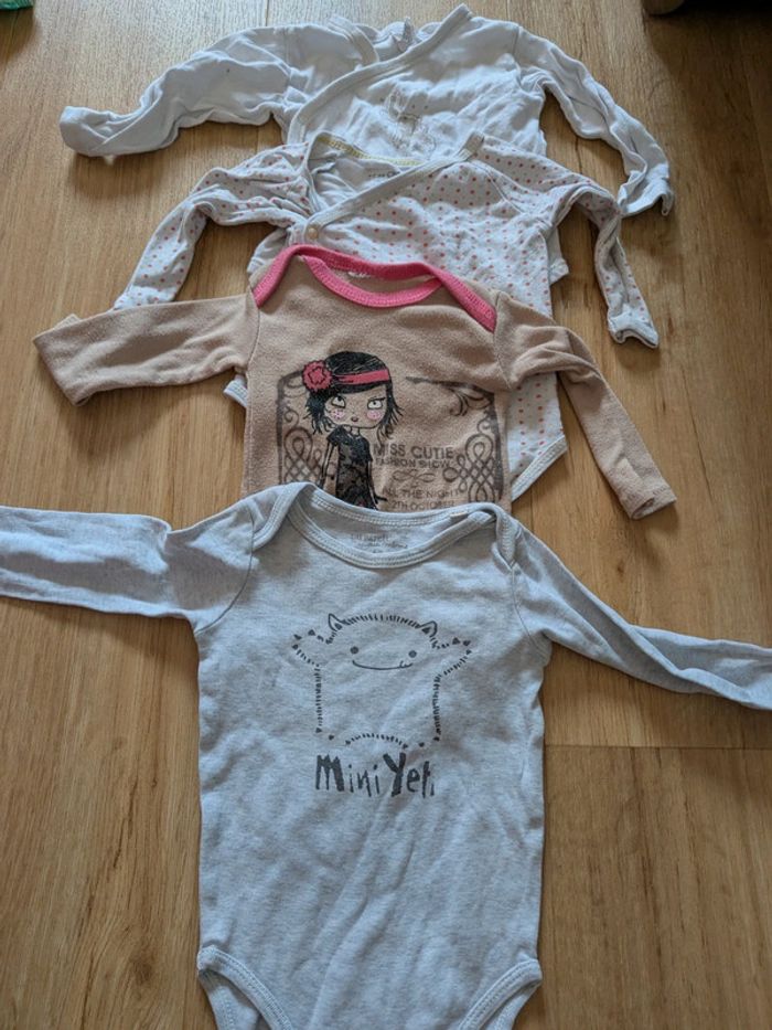 Lot body ML 6 mois