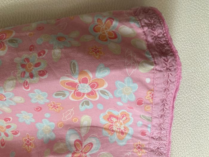 blouse sans manche fleuri encolure brodée taille 12/18 mois - photo numéro 4