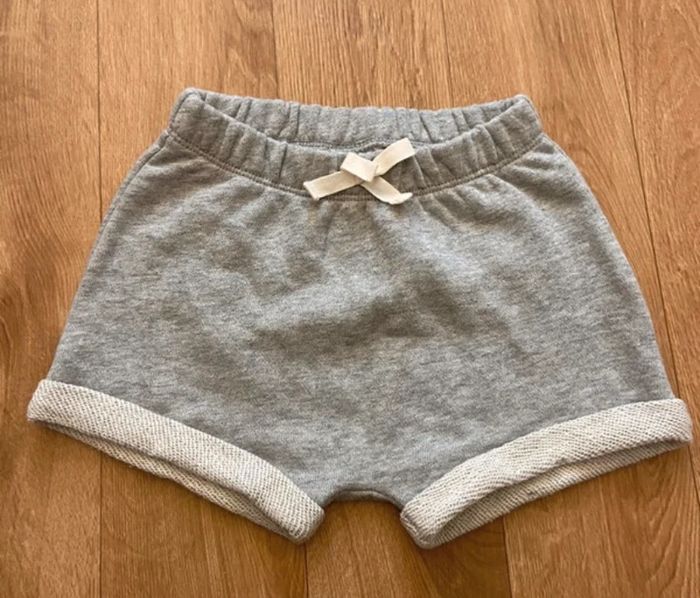 Short gris gap fille 12-18M