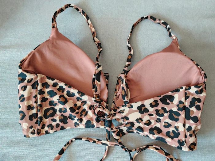 Haut de bikini imprimé léopard – Taille S – 5 exemplaires disponibles - photo numéro 3