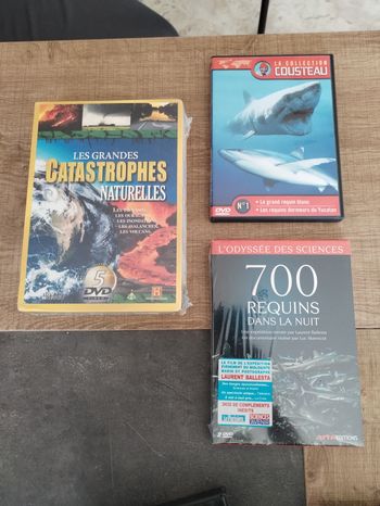 Lot dvd requins et documentaires