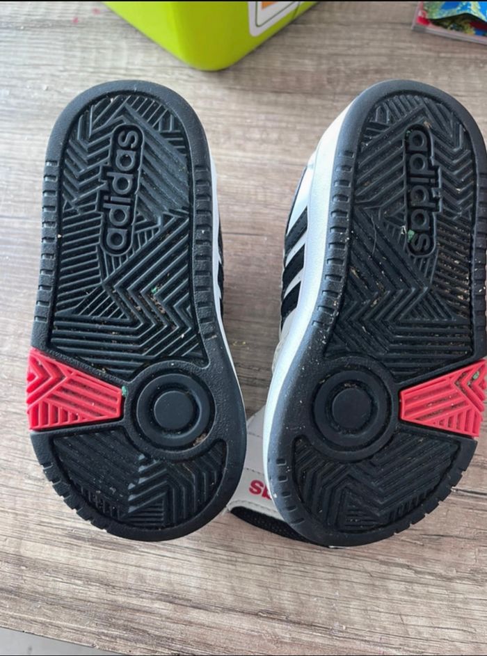 Basket adidas taille 25 - photo numéro 4