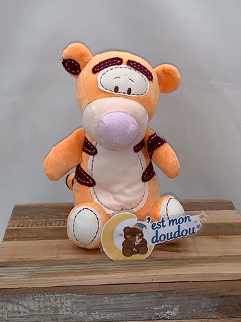 DY124 doudou tigrou Disney