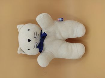 Doudou Chat Blanc Noeud Bleu Sucre d'Orge
