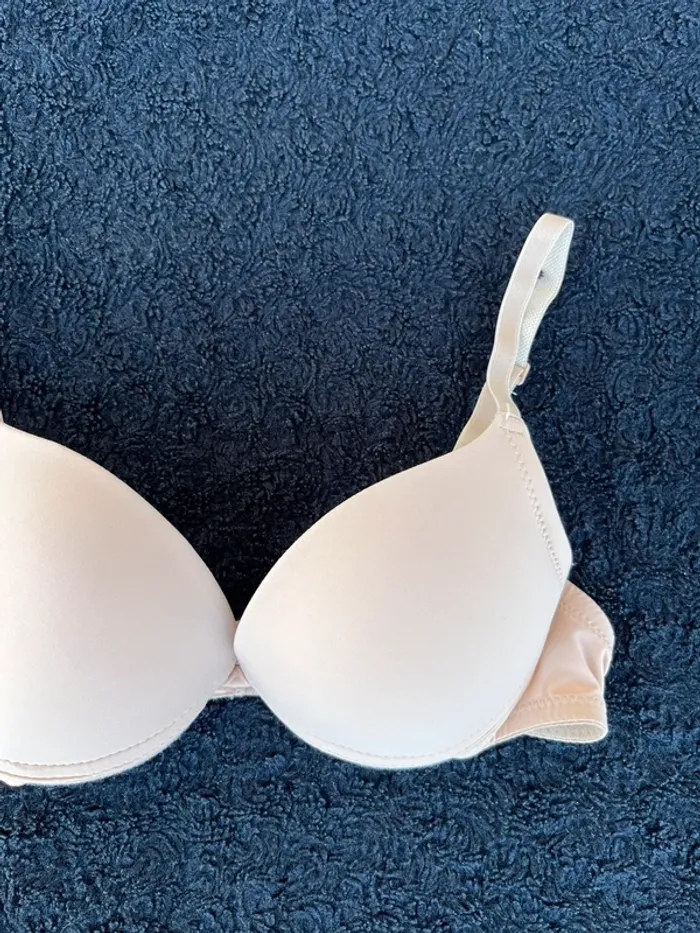 Soutien gorge - photo numéro 2