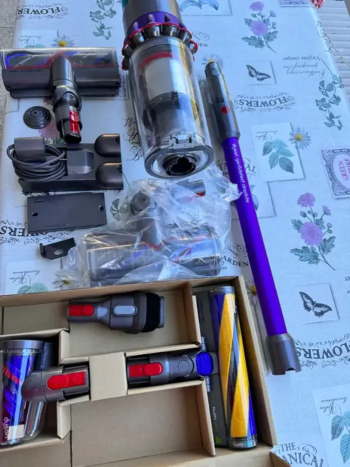 Aspirateur sans fil Dyson – Excellent état, complet avec accessoires - photo numéro 3