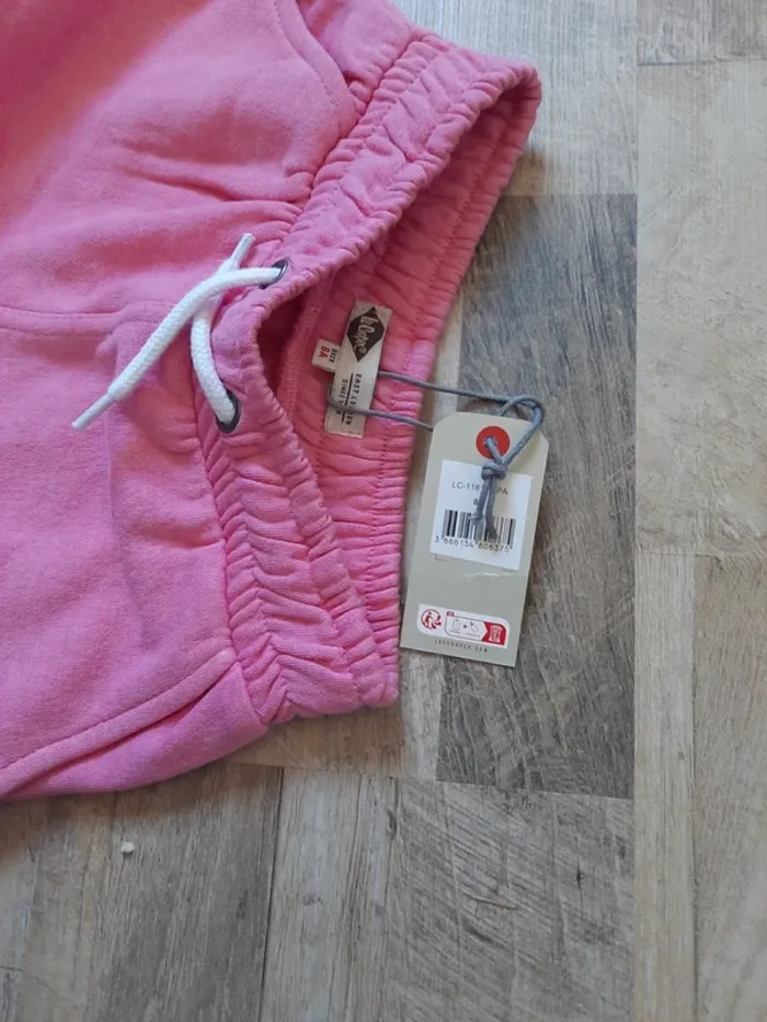 Jogging neuf avec étiquette - photo numéro 4