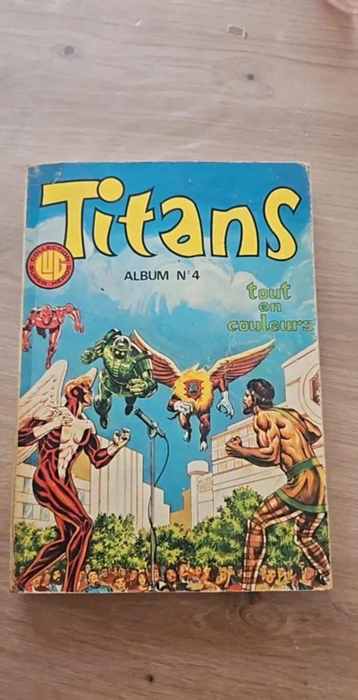 Comics titans album numéro 4