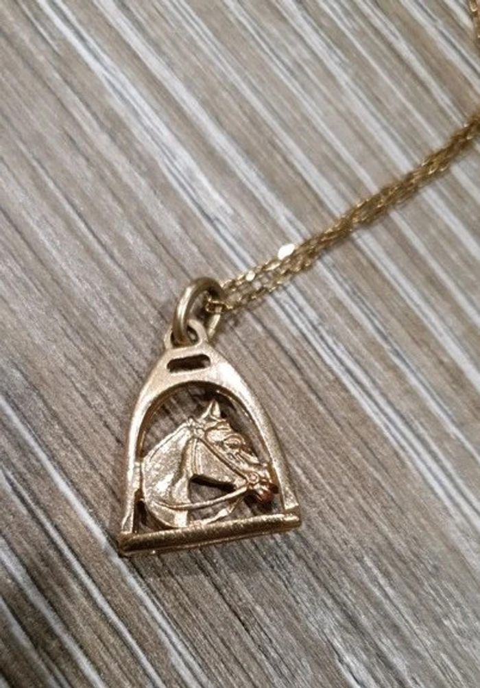 Chaîne avec son pendentif - photo numéro 3