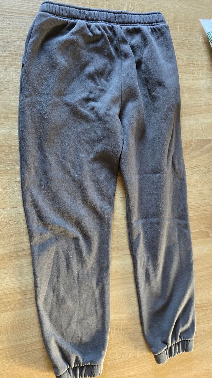 Pantalon gris foncé  kiabi 10 ans  140 cm - photo numéro 2