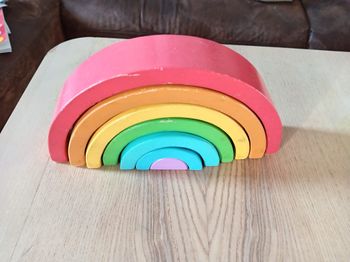 Jeu arc en ciel en bois