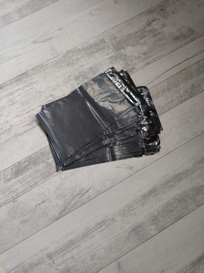 Lot 48 petites enveloppes adhésives