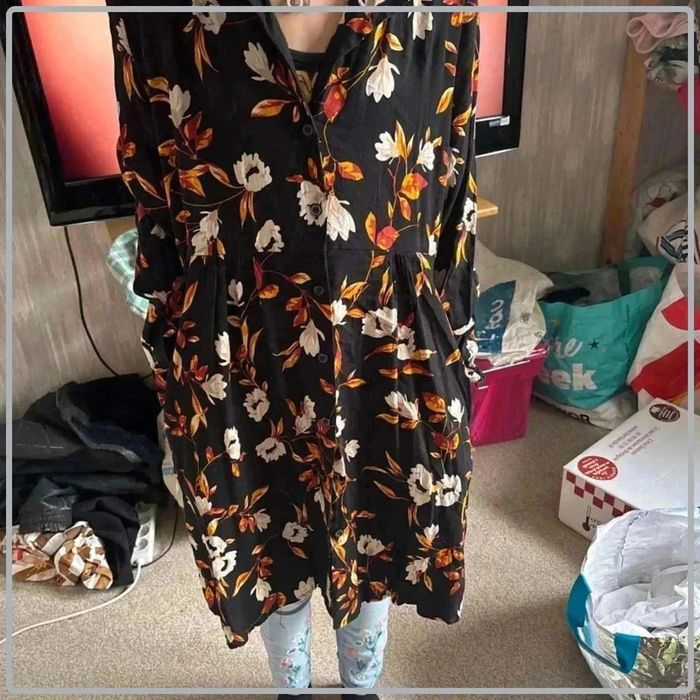 Magnifique  chemise  robe  fleurie  taille  34  marque  chicorée