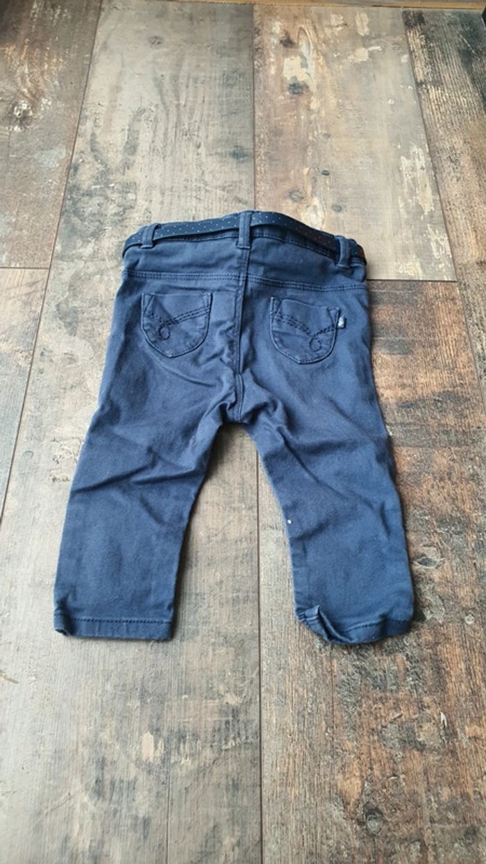 Pantalon et ceinture Obaïbi 12 mois en très bon état - photo numéro 3