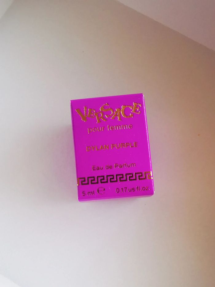 Versace Dylan Purple eau de parfum miniature - photo numéro 3