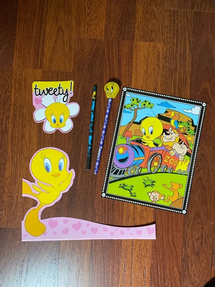 Lot images et crayons de papier Tweety