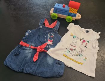 Robe jeans et t-shirt 6 mois tbe
