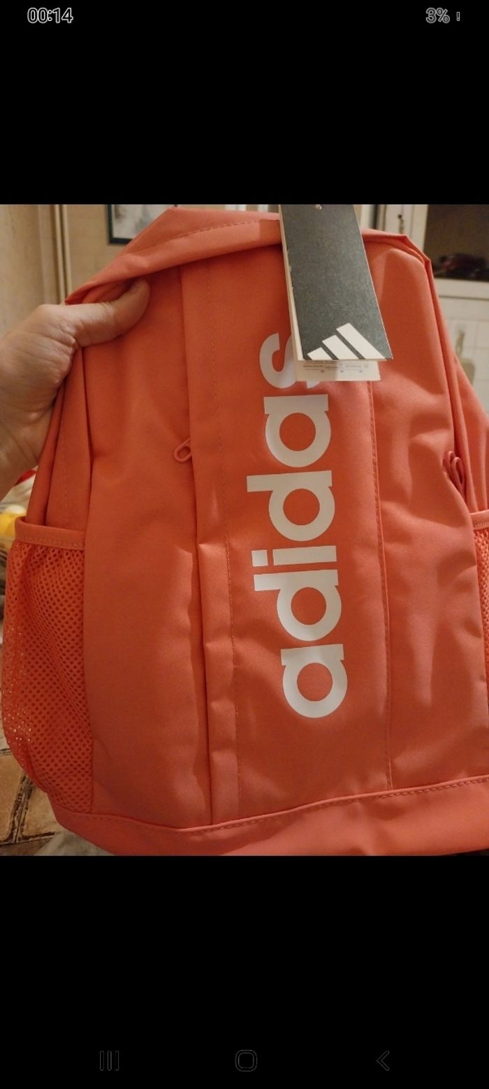 Sac kids  a dos adidas neuf avec étiquette 🏷
