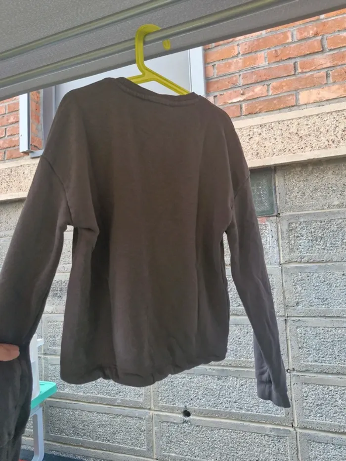 Pull gris • Manga - photo numéro 2