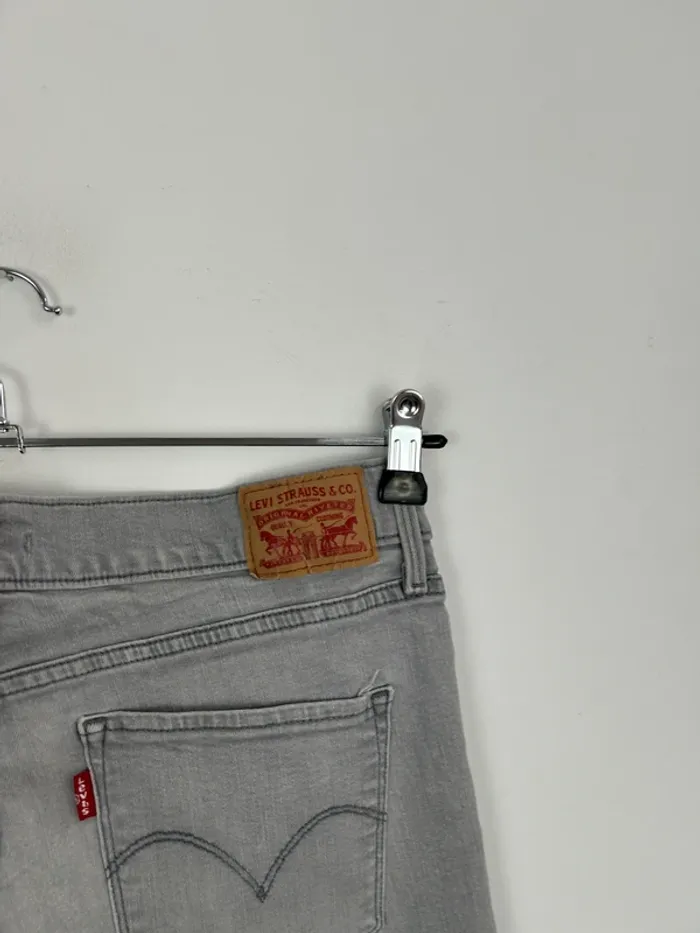 Jean Levi's Femme Gris W32 L32 | 314 Shaping Straight | Taille FR42 | Très Bon État BP59 - photo numéro 8