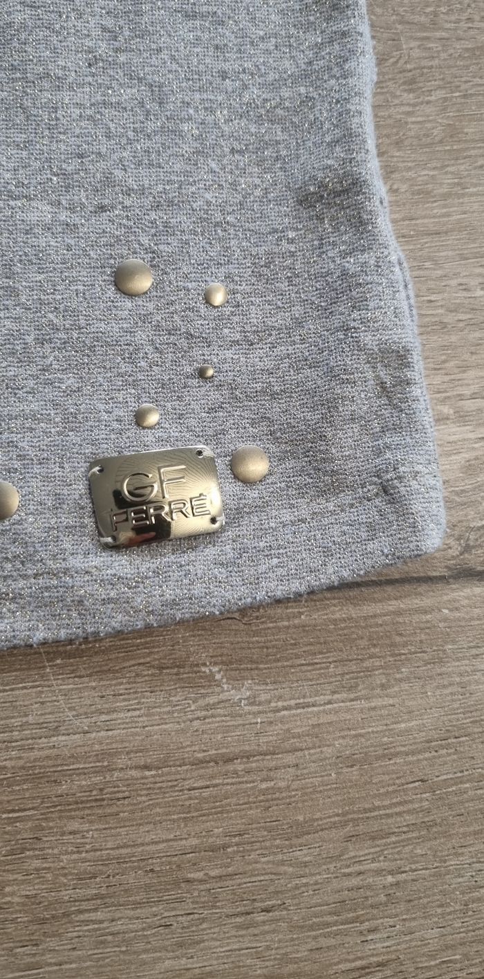 Pull fin Gianfranco Ferré 3-4 ans - photo numéro 6