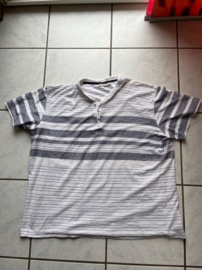Tee-shirt homme col en v