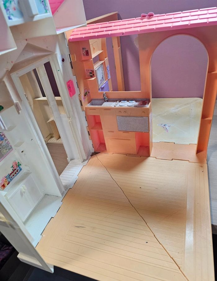 Grande maison barbie transportable - photo numéro 10