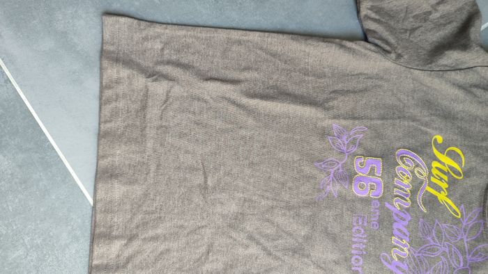 tee shirt neuf tout compte fait 6 ans - photo numéro 2