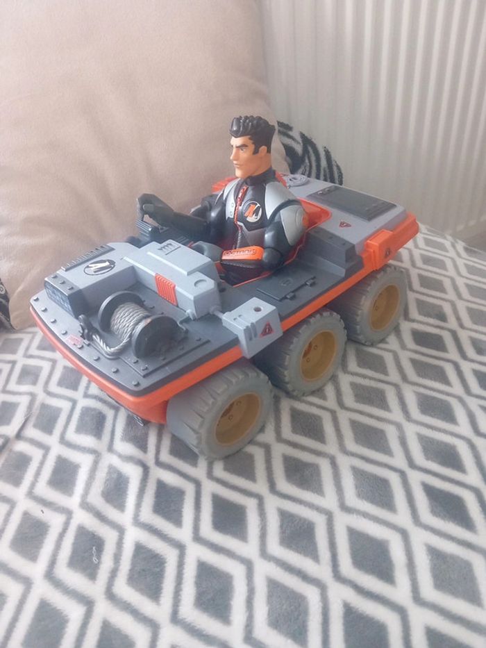 Figurine action man avec son véhicule - photo numéro 2