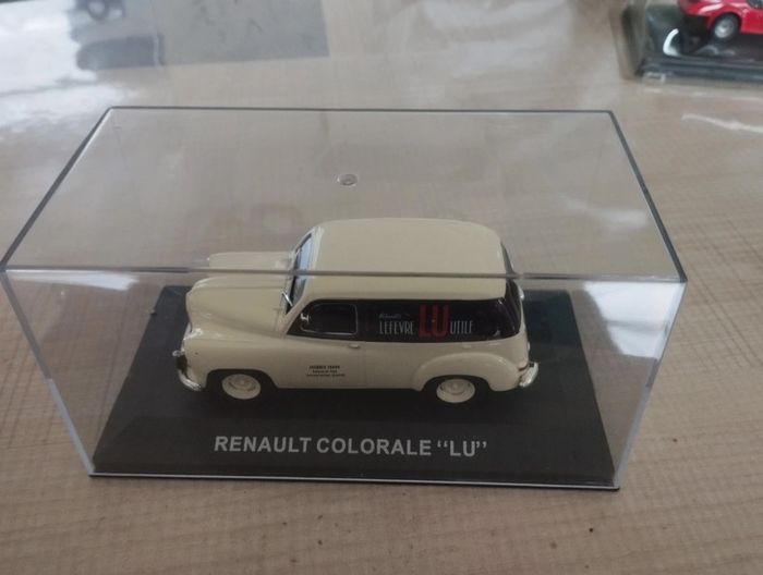 Véhicule miniature Renault colorale " LU". 1,43e