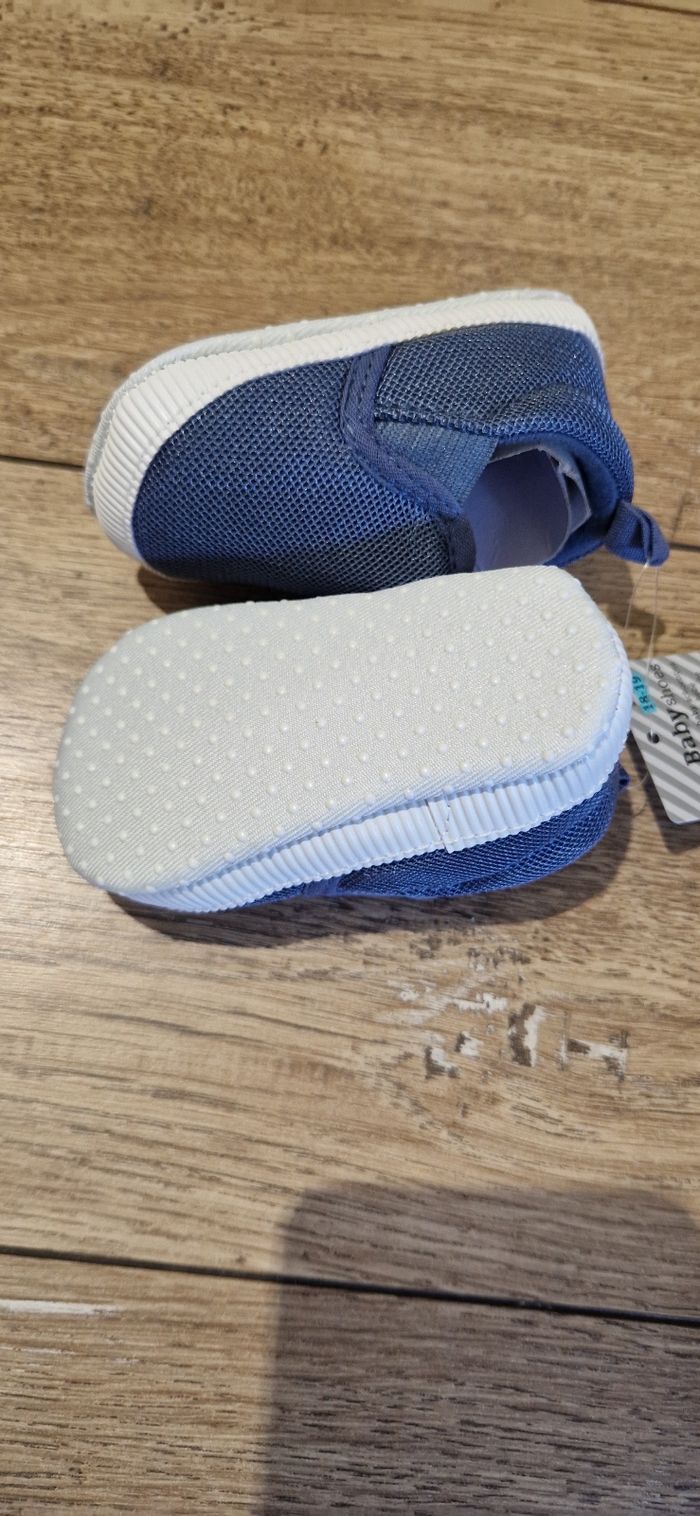 Chaussure neuve bleu - photo numéro 2